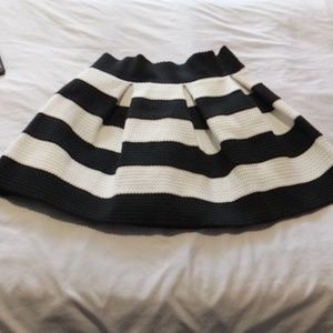 NWOT WOMENS SZ L EXHILARATION SKIRT